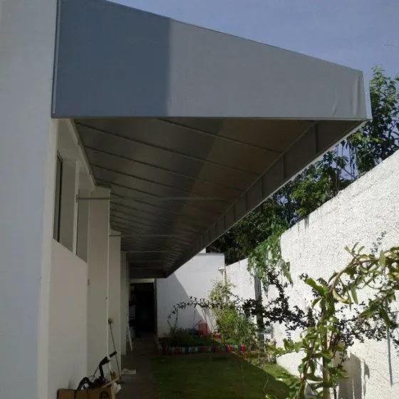 Cobertura de Lona em Porto Ferreira SP Cobertura de Lona em Porto Ferreira SP — Cobertura com calha lateral para escoamento