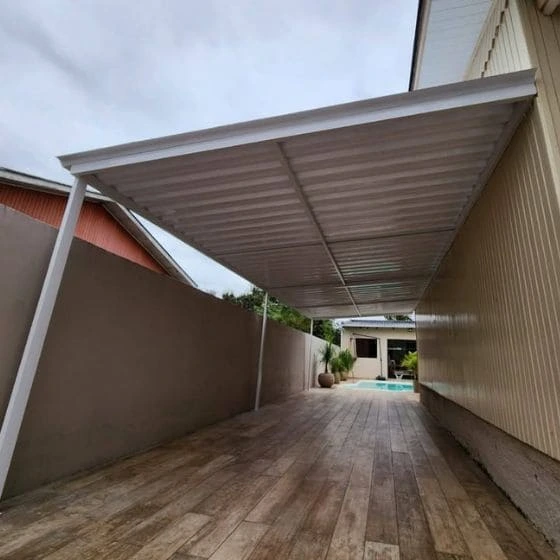 Cobertura de Telha Metálica Simples em Porto Ferreira SP — Instalação em garagem residencial