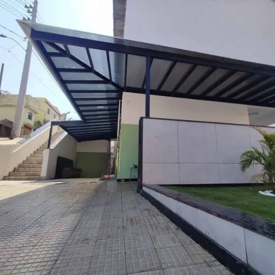 Pergolado Fixo de Ferro em Porto Ferreira SP — Cobertura com calha lateral para escoamento