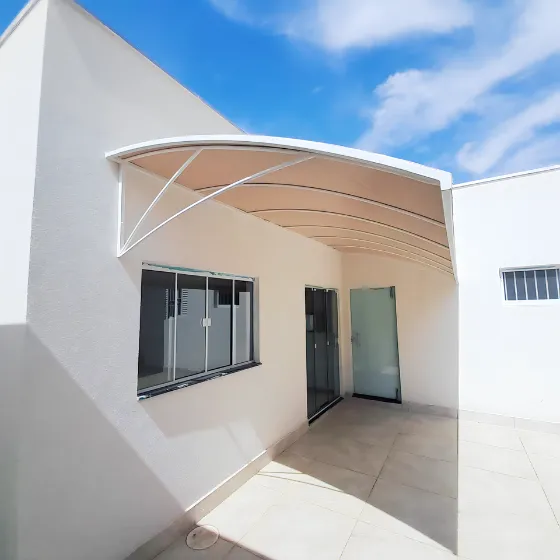 Toldo Fixo de Lona PVC em Porto Ferreira SP — Instalação em estacionamento