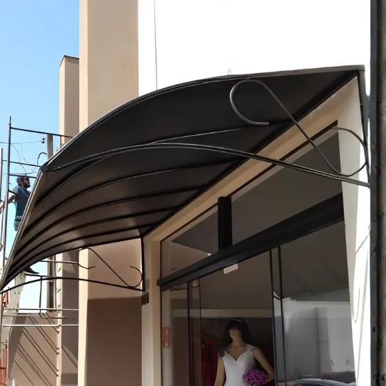 Toldo Fixo de Lona PVC em Porto Ferreira SP — Cobertura com estrutura metálica reforçada